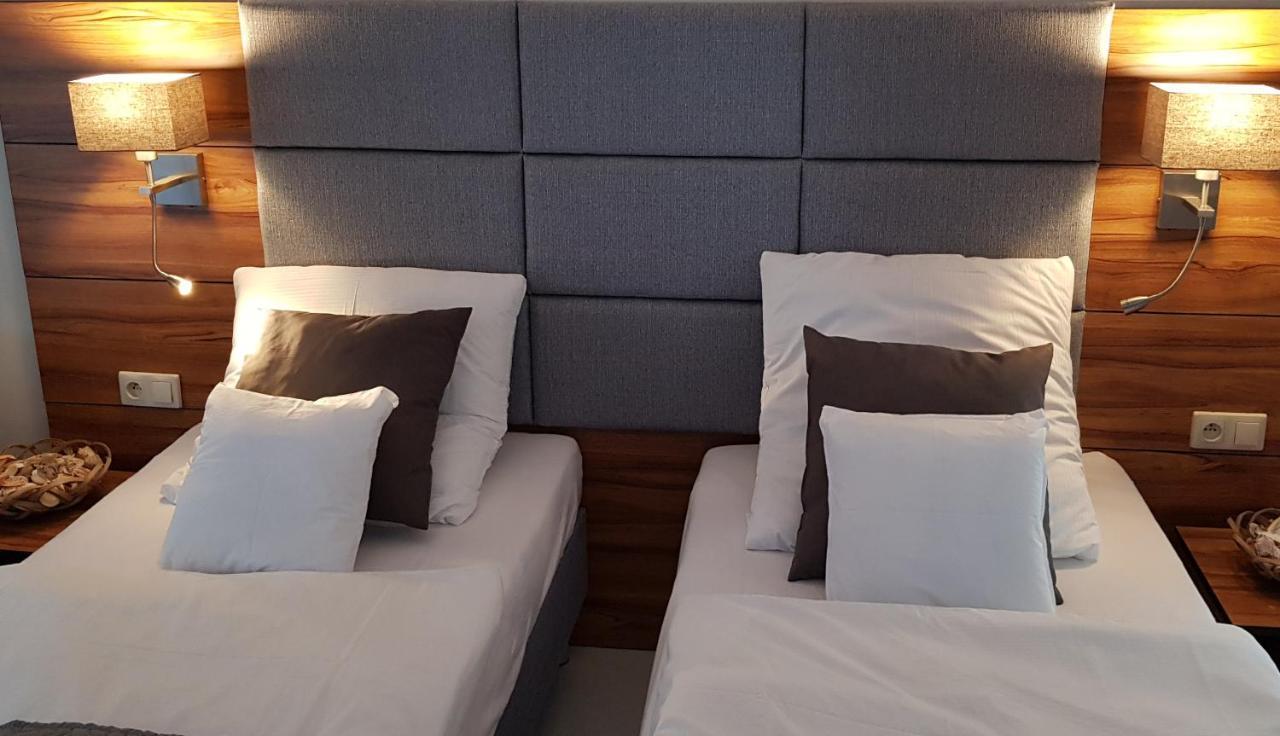 Apartament Agnmar โปเบียโรโว ภายนอก รูปภาพ