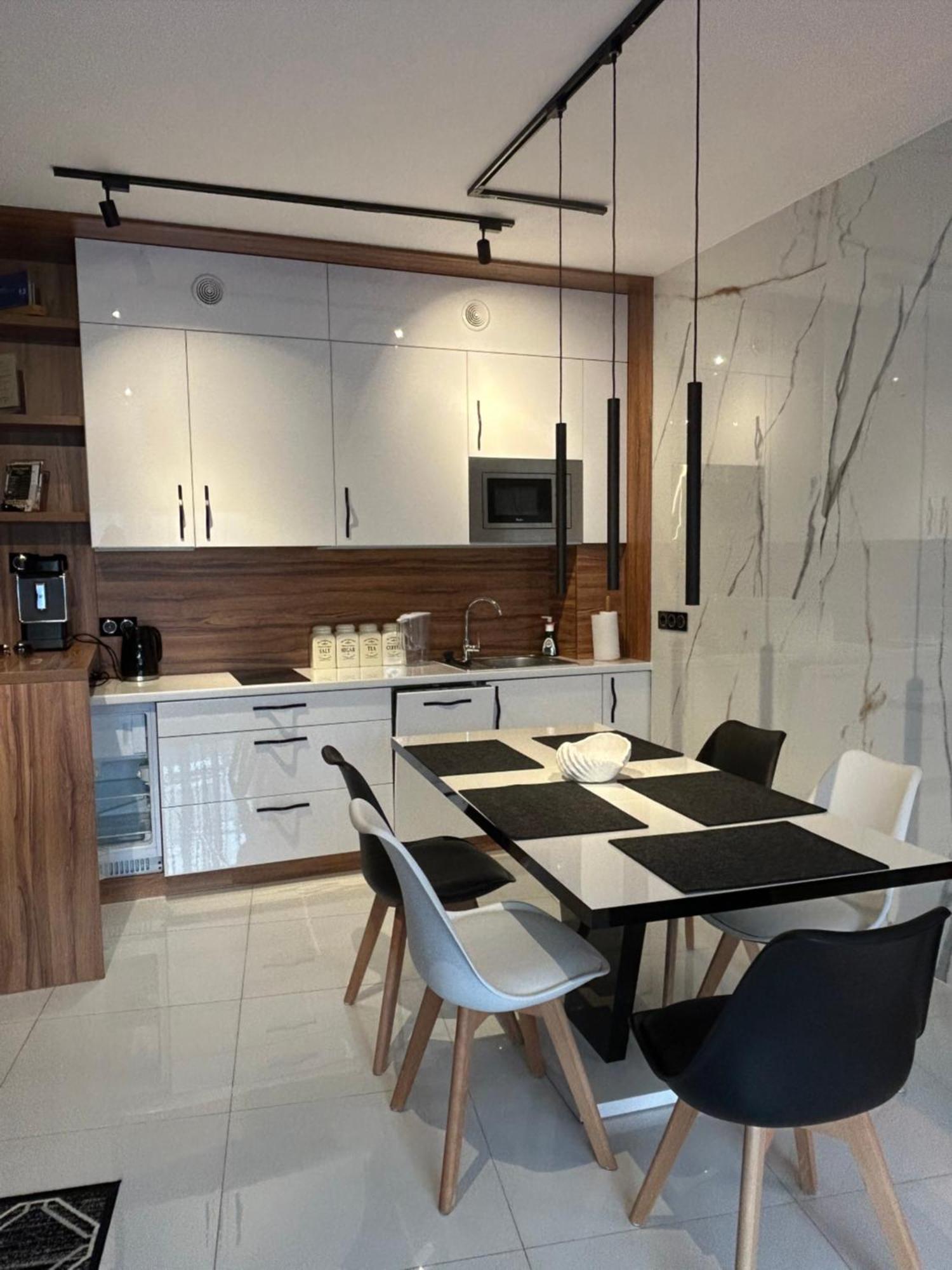 Apartament Agnmar โปเบียโรโว ภายนอก รูปภาพ